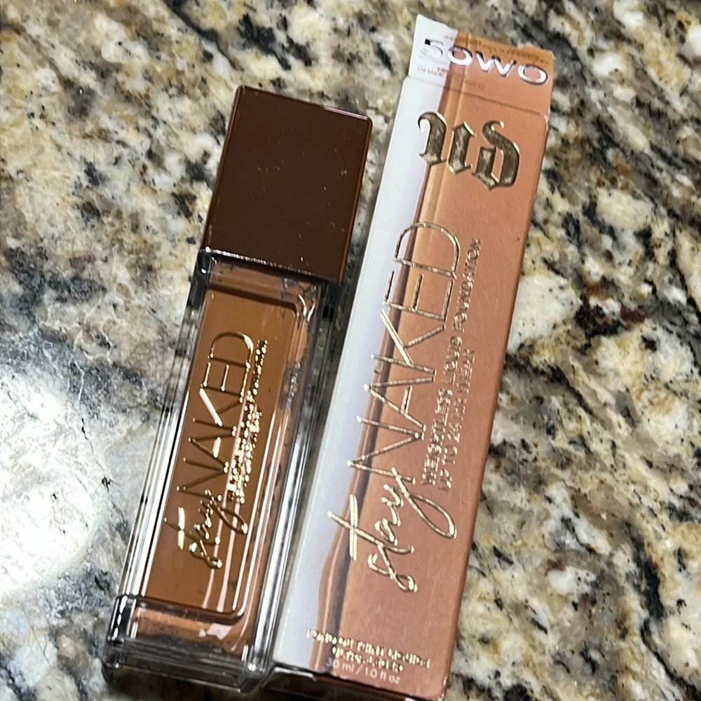 ♣️🌙Urban Decay 50WO Medium Warm Stay Naked Weightless Foundation